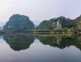 【肇慶美食2天】<肇慶七星巖風景區、北回歸線上翡翠-鼎湖山、白沙龍母廟、古宋城墻+草鞋街、水舞燈光>